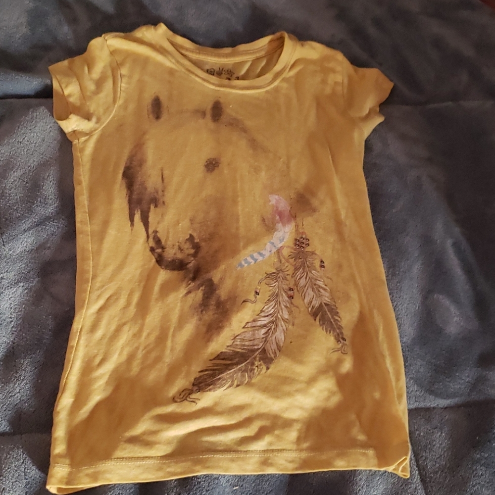 1 horse shirt